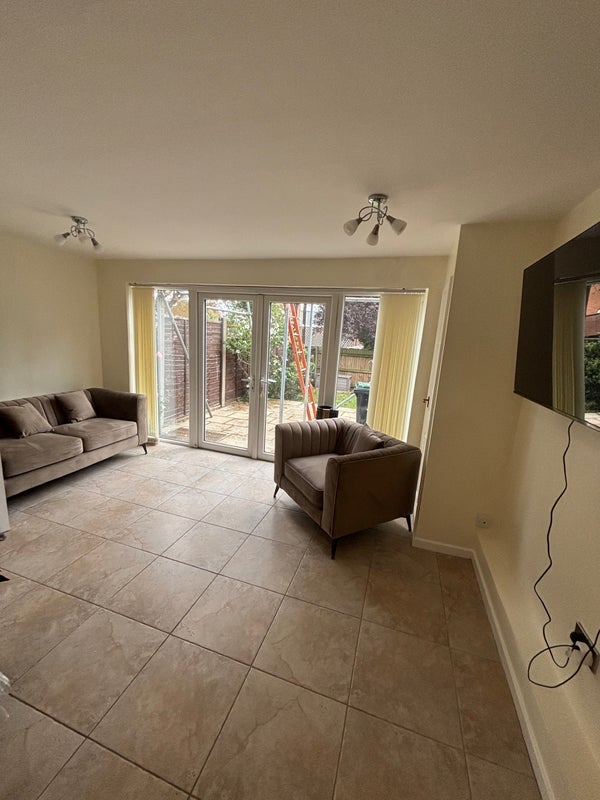 Room Ainsdale Gardens in Birmingham