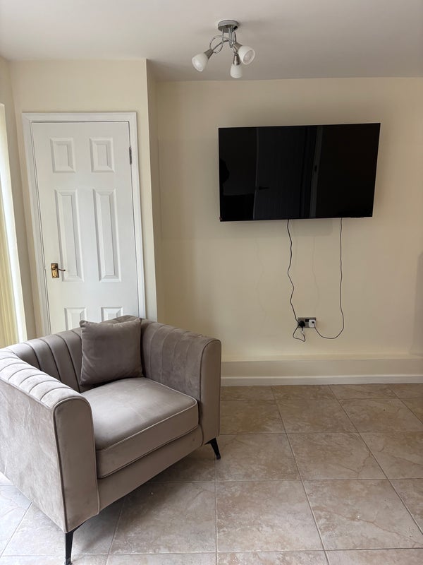 Room Ainsdale Gardens in Birmingham