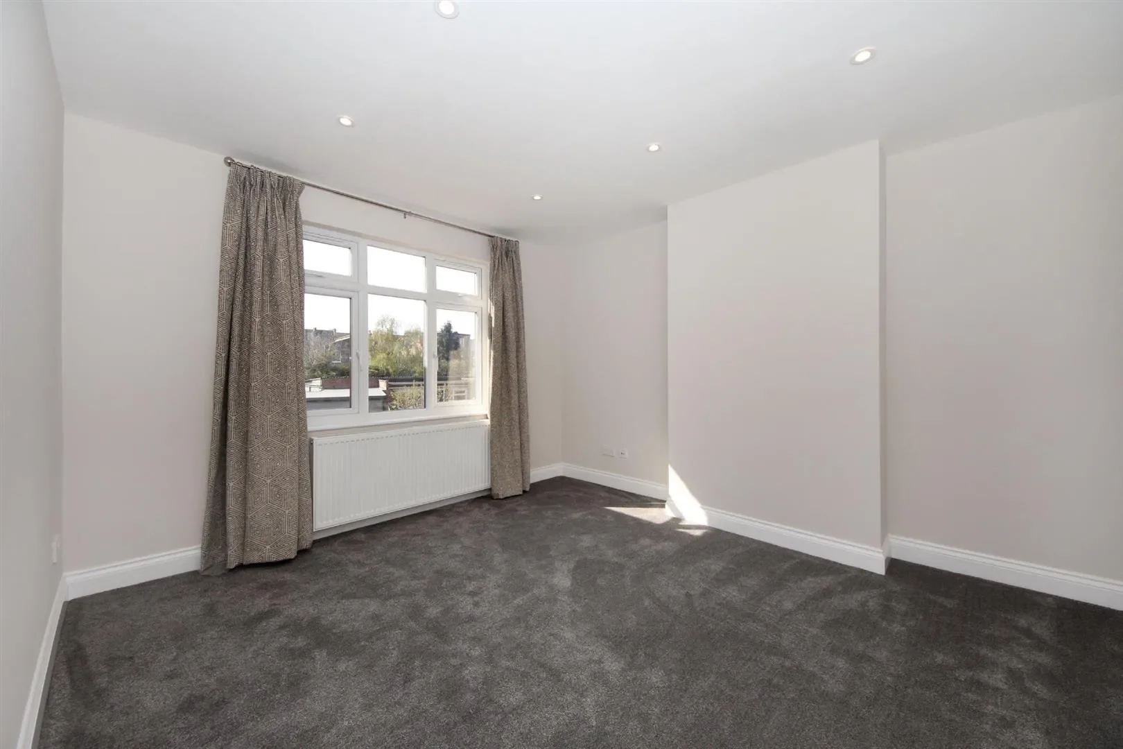 Flat Lexden Road in Greater London