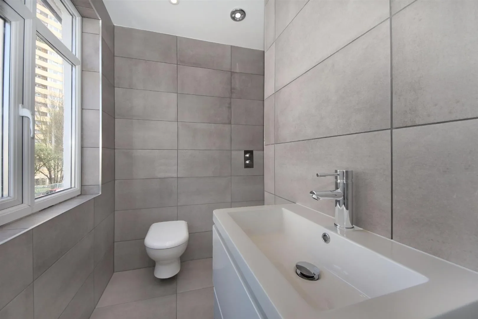 Flat Lexden Road in Greater London