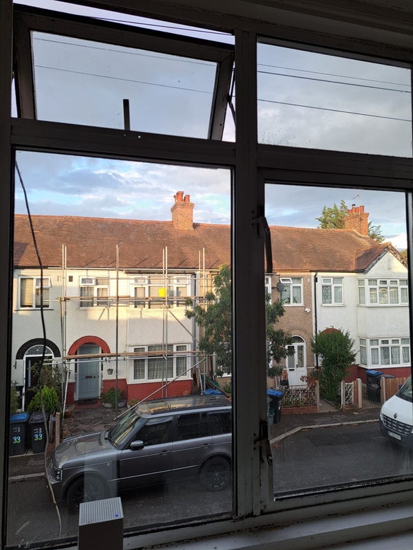 Room Montrose Gardens in Greater London