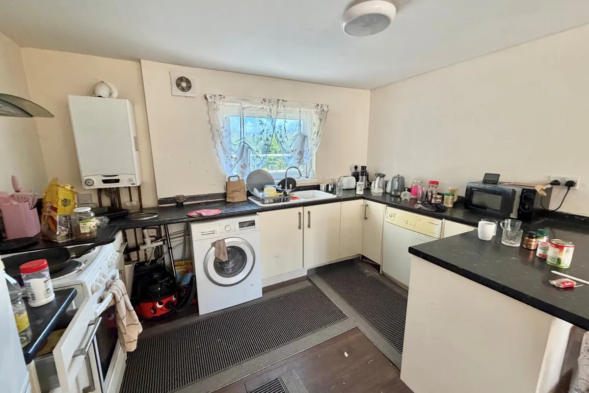 Flat Wyton Close in Nottingham