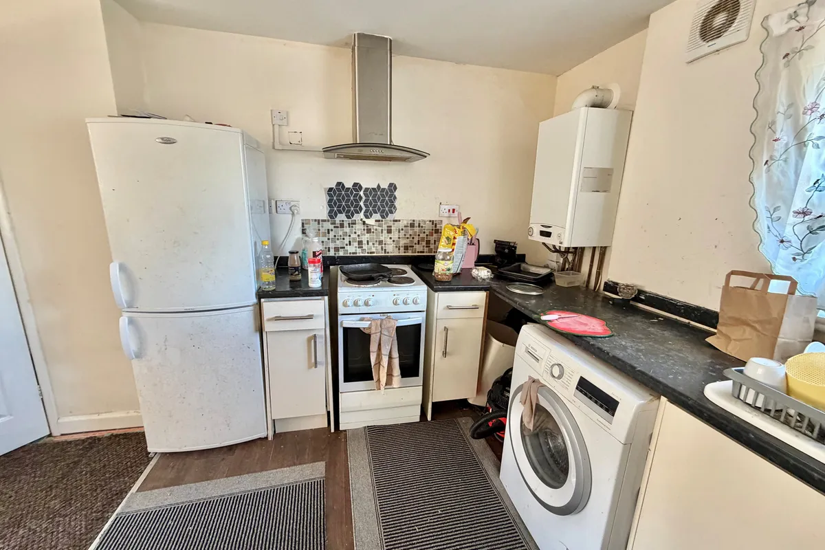 Flat Wyton Close in Nottingham