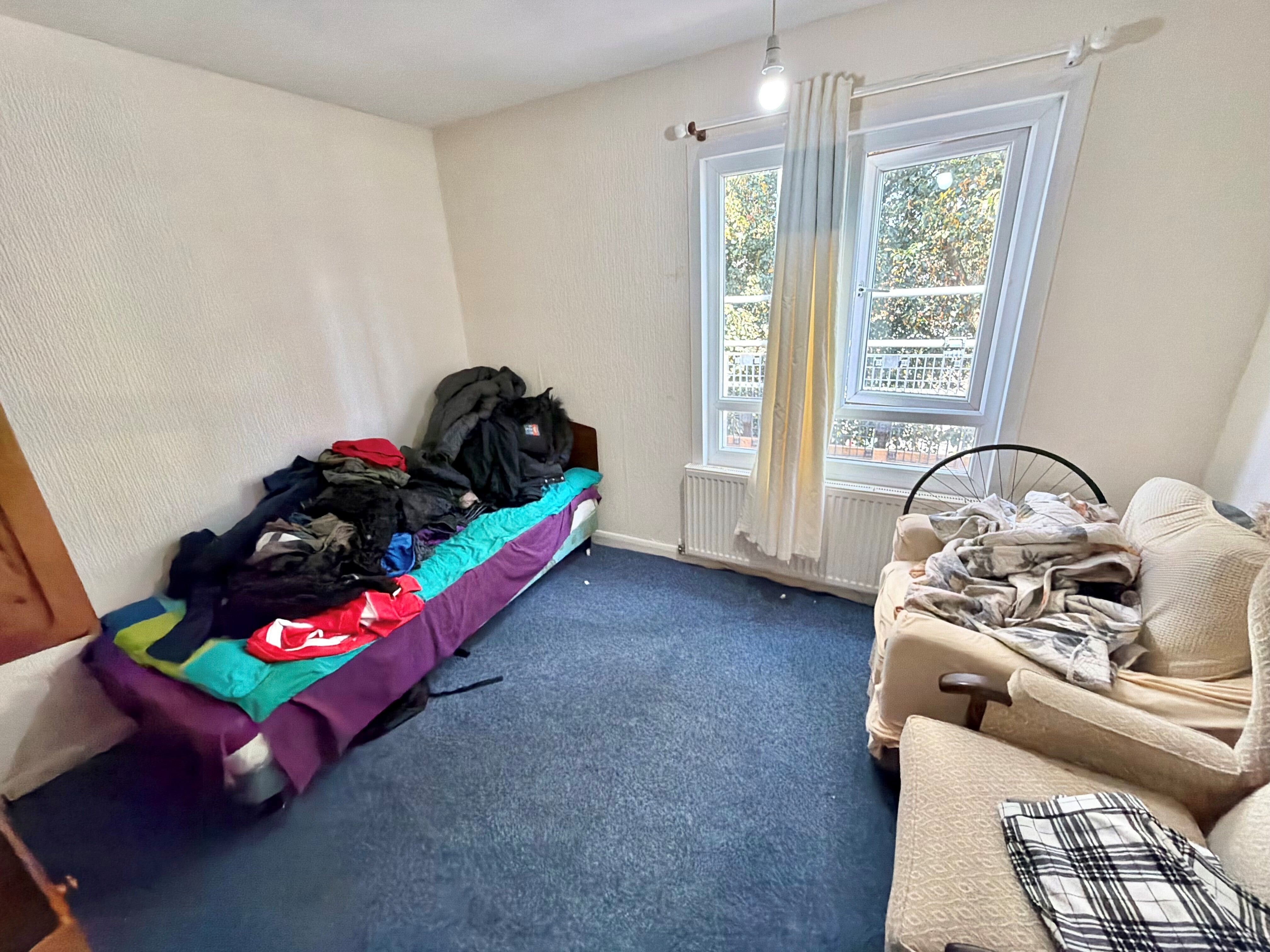 Flat Wyton Close in Nottingham
