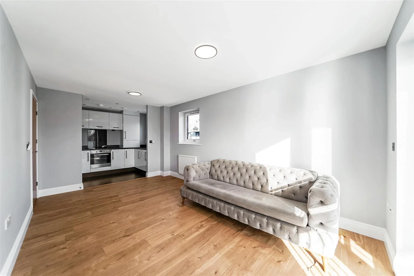 Flat Shingly Place in Greater London