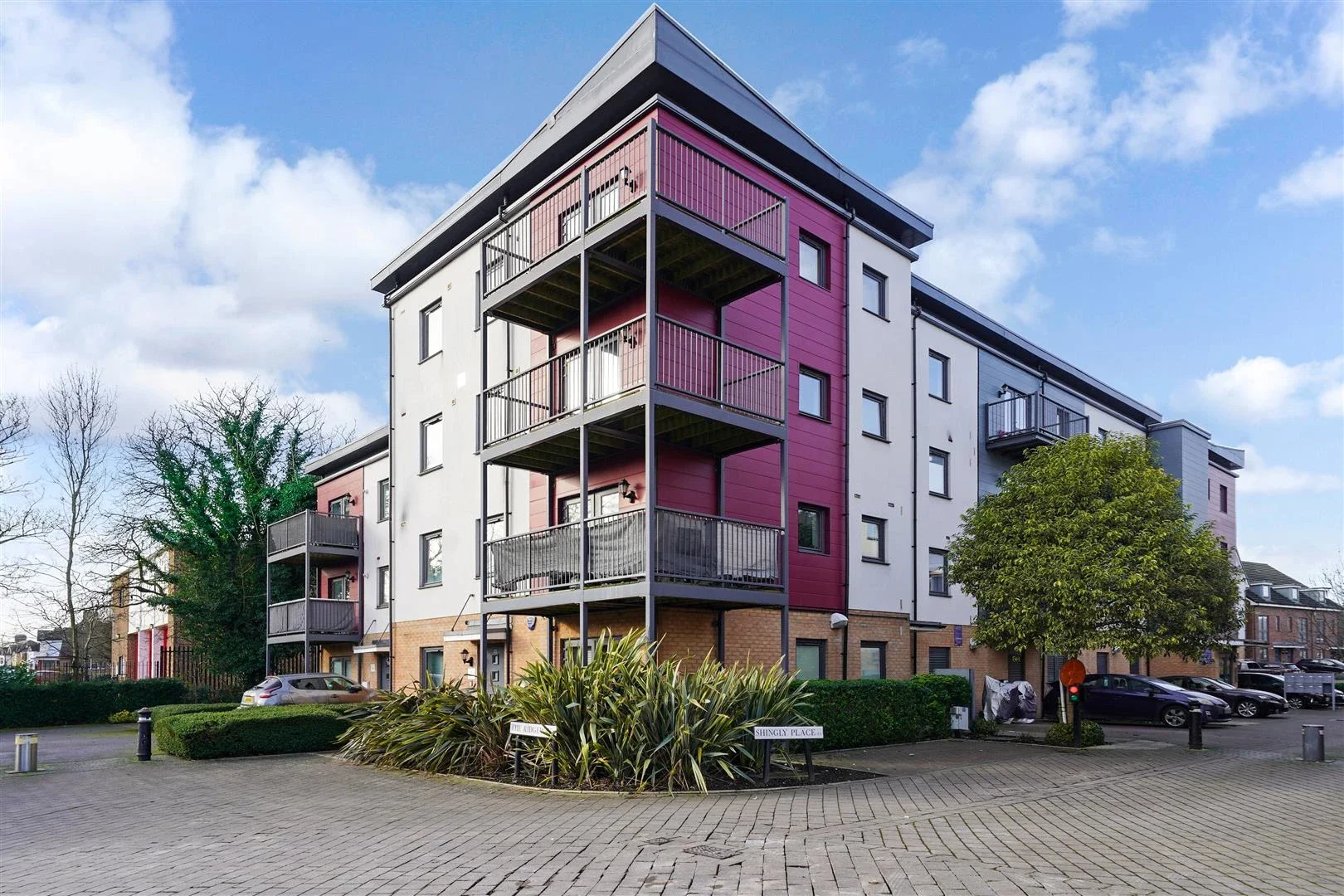 Flat Shingly Place in Greater London