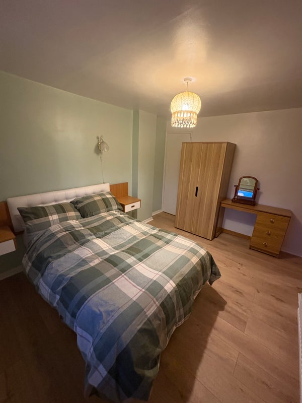 Room Coronation Avenue in Bristol