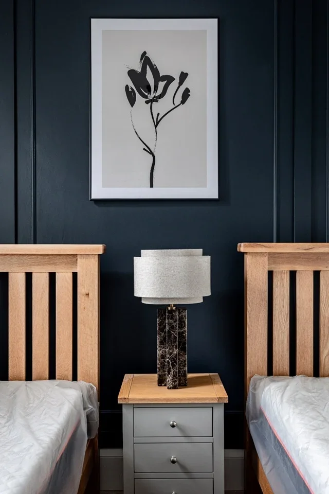 Flat Northfield Avenue in Greater London