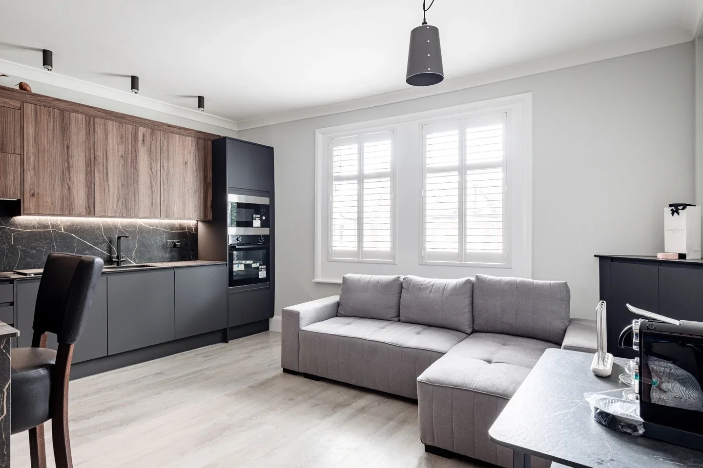 Flat Northfield Avenue in Greater London