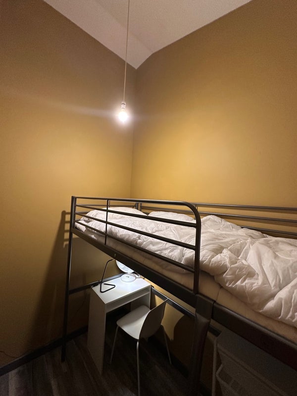 Room Waterfront Avenue in City of Edinburgh