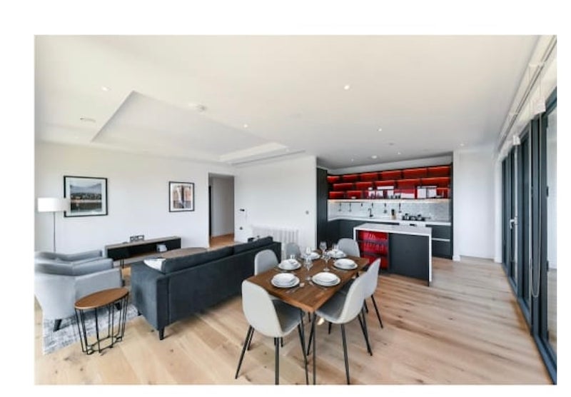 Room City Island Way in Greater London
