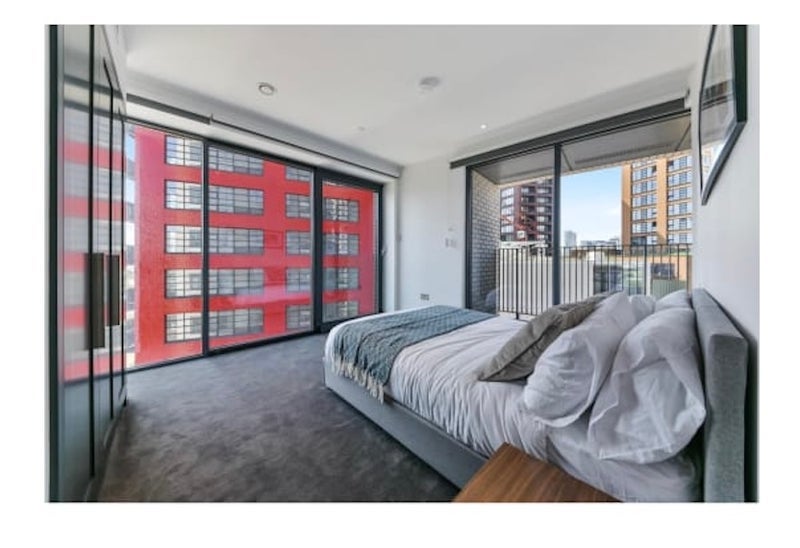 Room City Island Way in Greater London