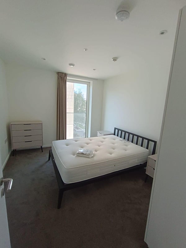 Room Mirabelle Gardens in Greater London