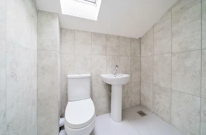 Room Starling Walk in Greater London