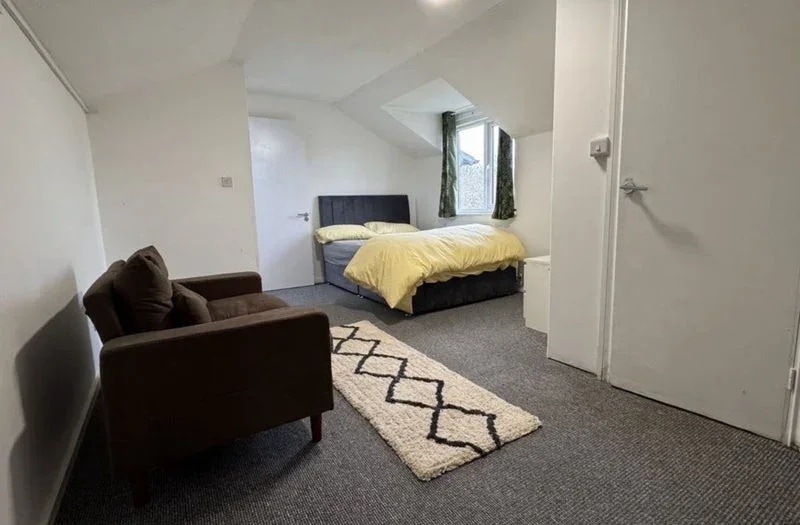 Room Starling Walk in Greater London
