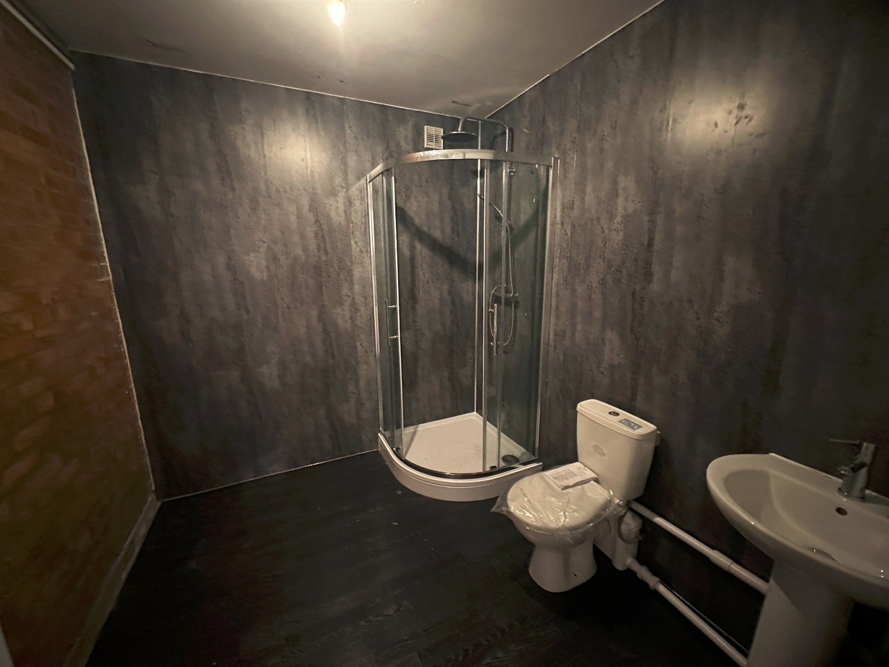 Room Roxeth Hill in Greater London