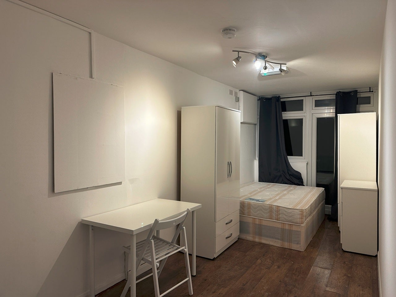 Room Roxeth Hill in Greater London