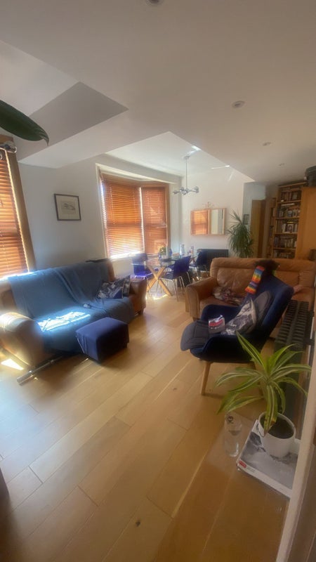 Room Grange Avenue in Greater London