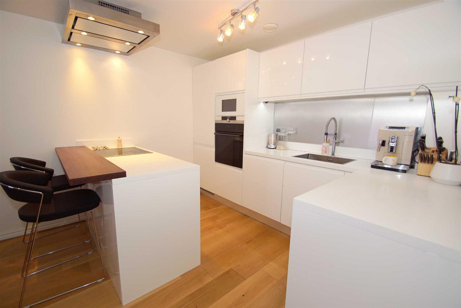 Flat Fenton Place in Leeds