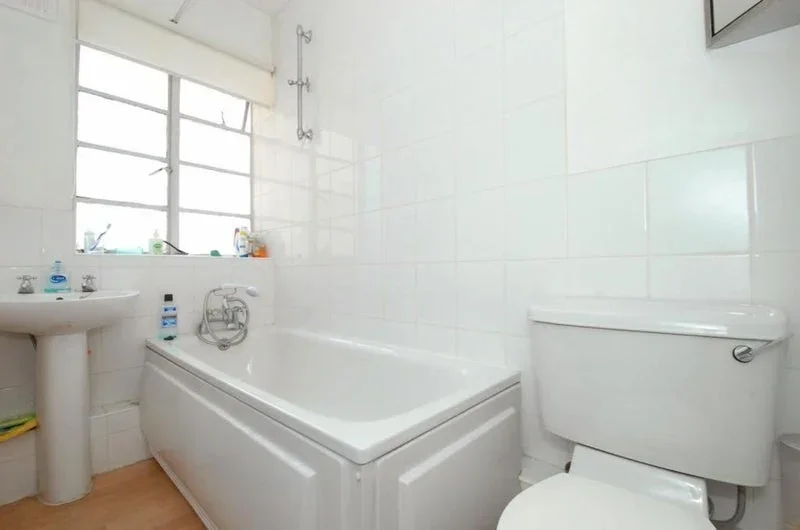 Flat Edith Villas in Greater London