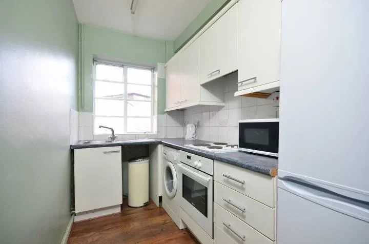 Flat Edith Villas in Greater London
