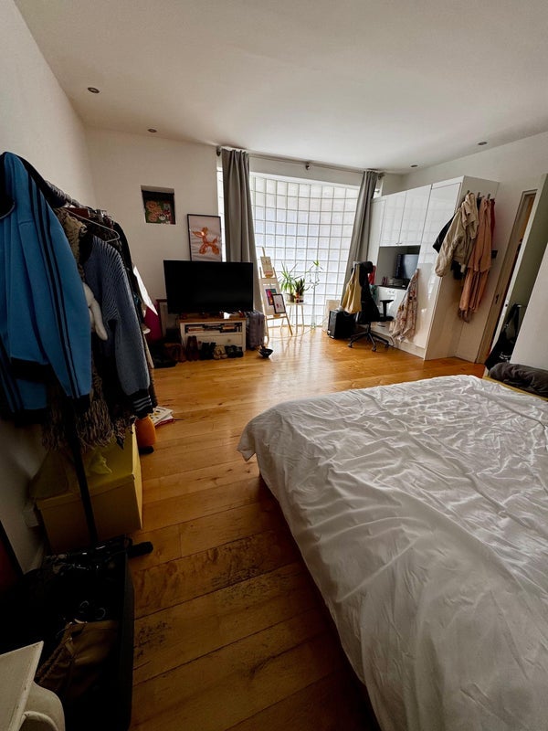 Room Abney Gardens in Greater London