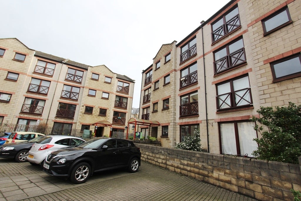 House Timber Bush in City of Edinburgh