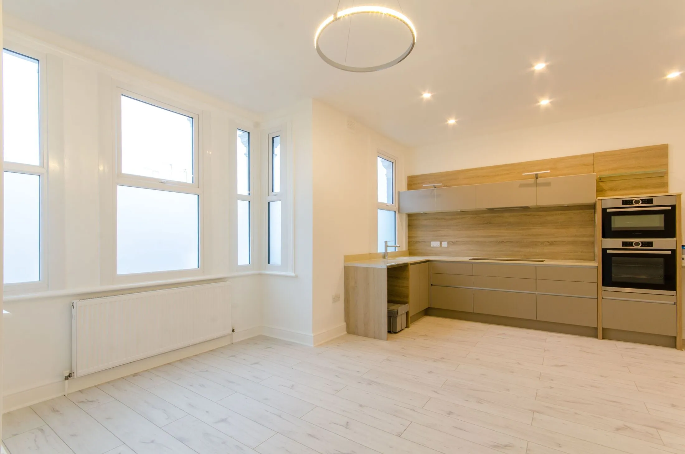 Flat Ranelagh Road in Greater London