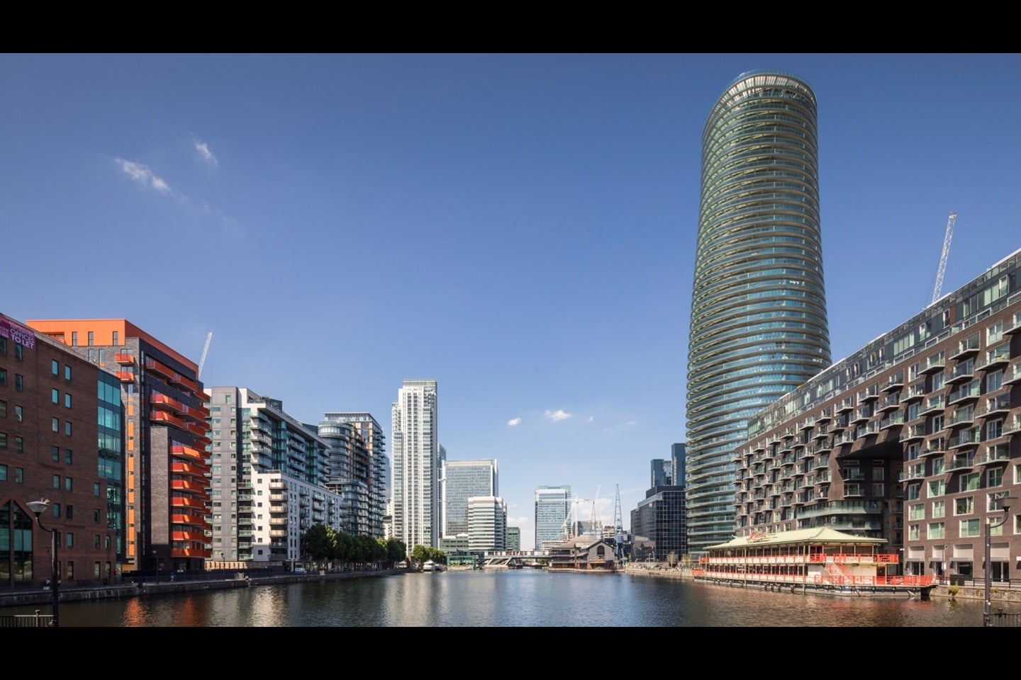 Flat Alexia Square in Greater London