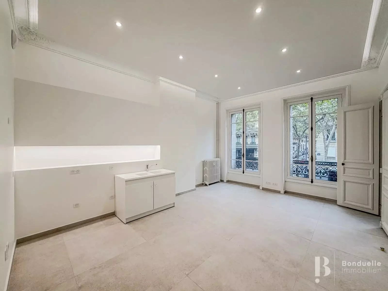 Flat Avenue Kléber in Paris