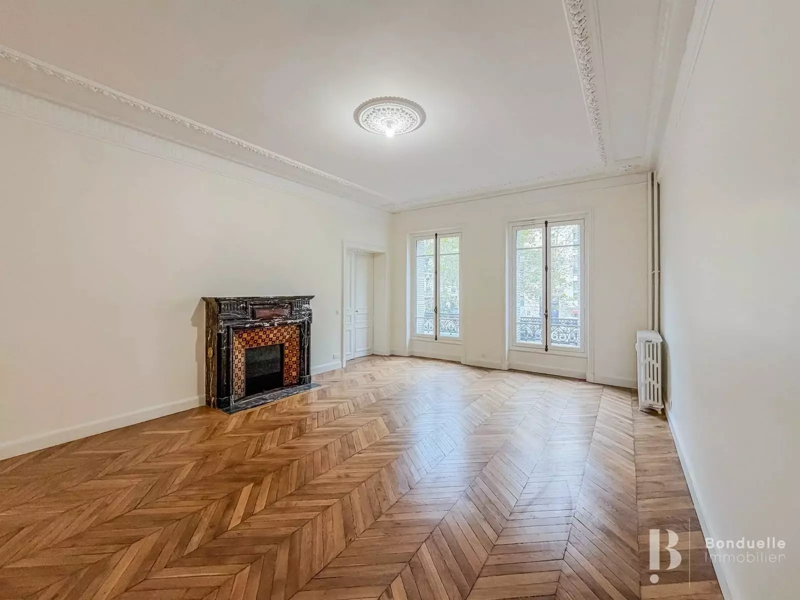 Flat Avenue Kléber in Paris