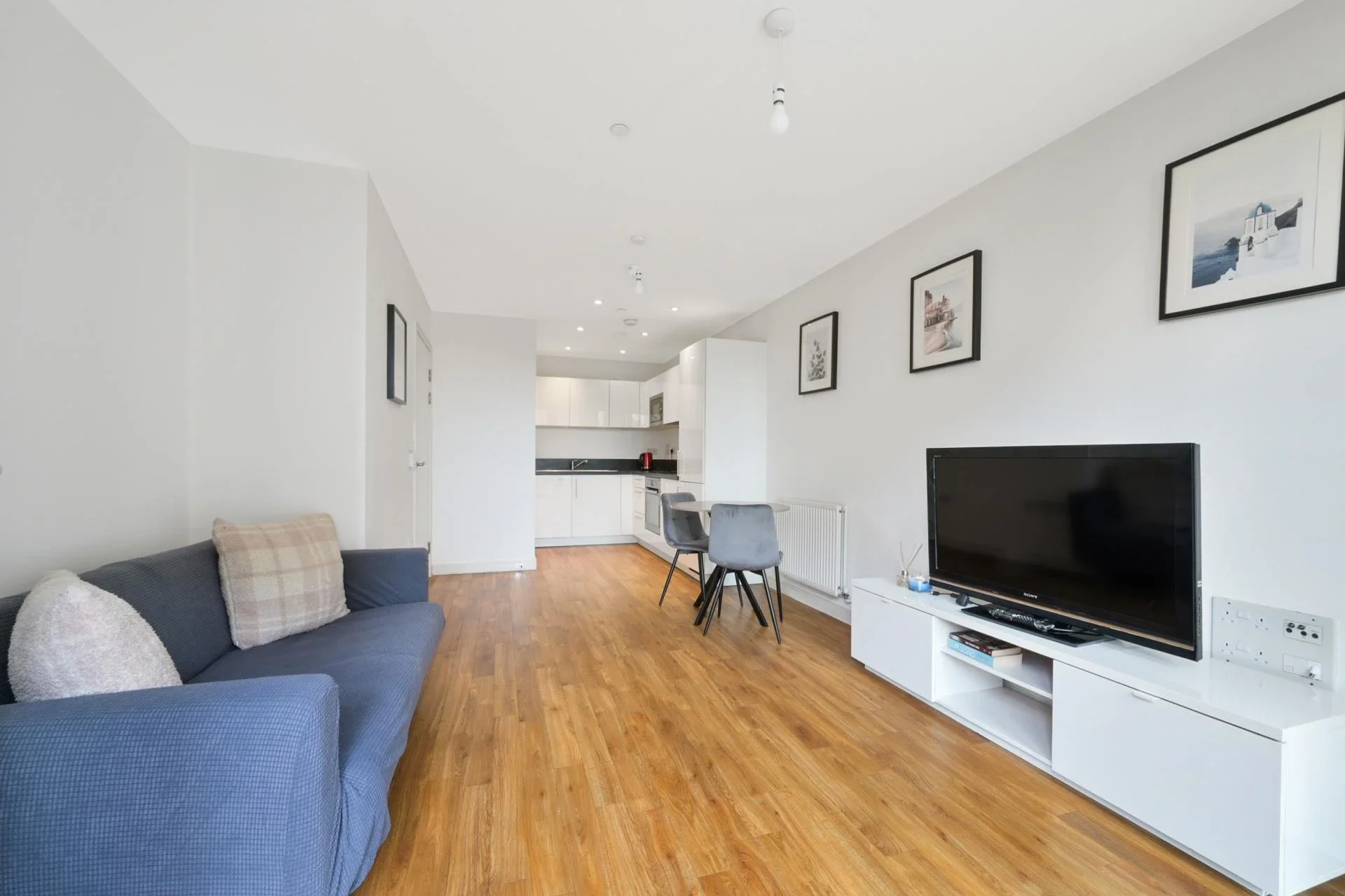 Flat Booth Road in Greater London