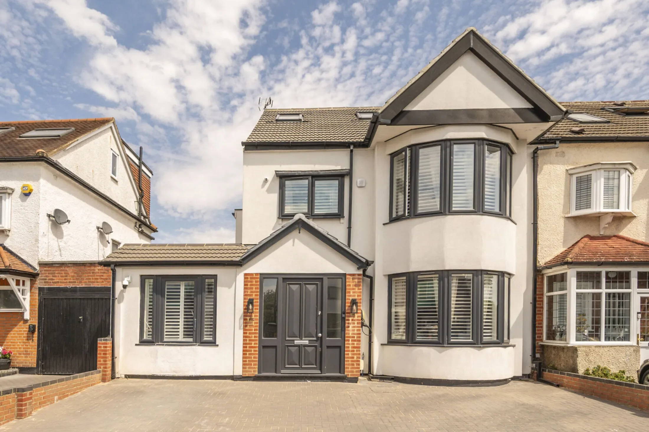 House Warren Road in Greater London