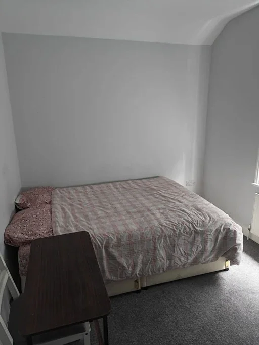 Room Alton Road in Greater London