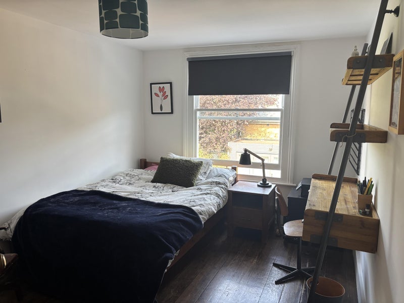 Room Tilson Close in Greater London
