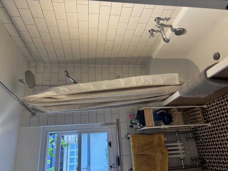 Room Tilson Close in Greater London