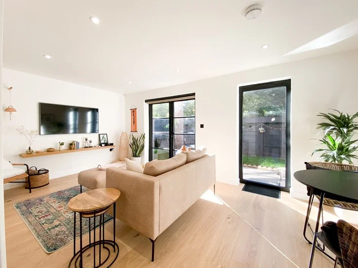 House Wine Close in Greater London