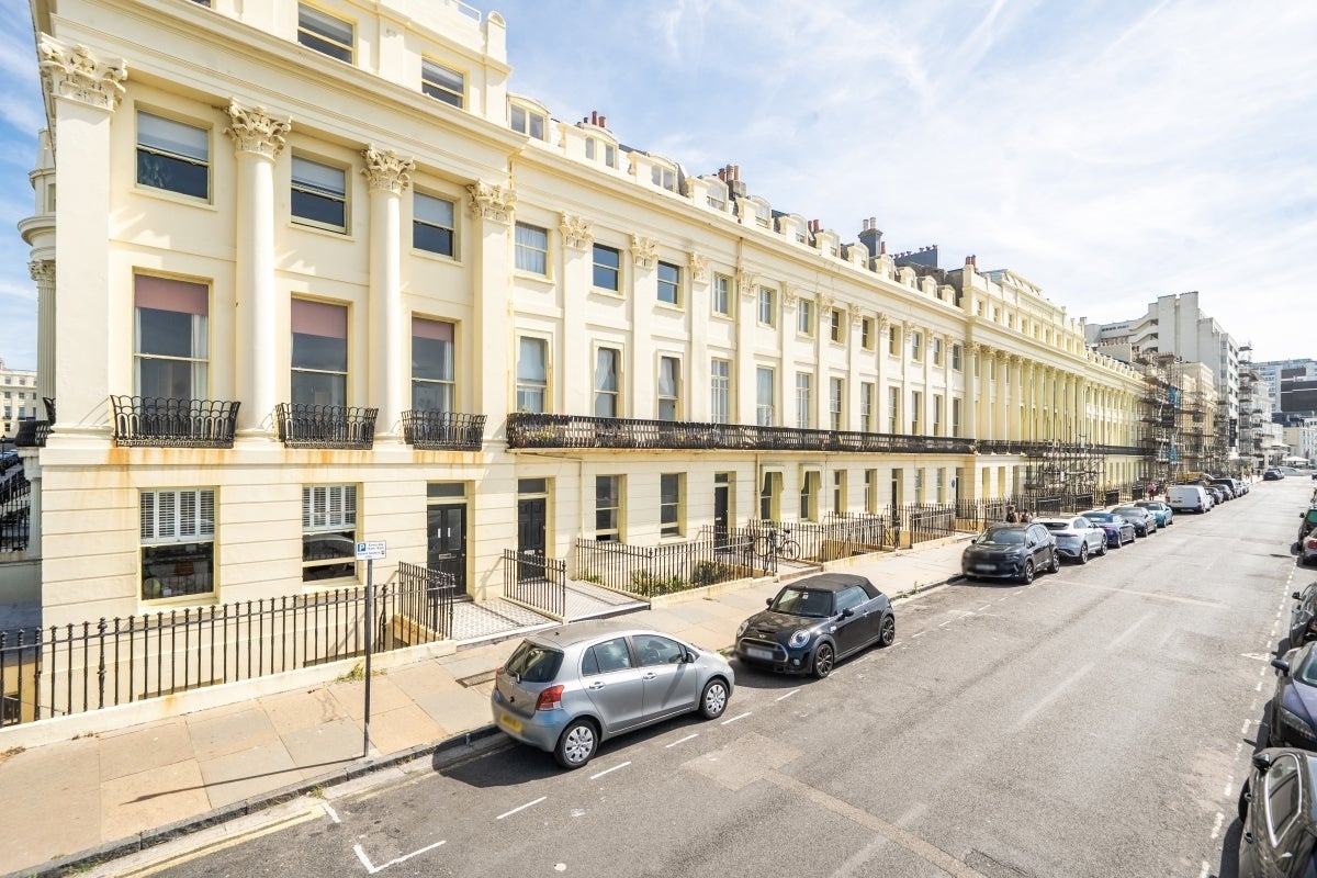 Flat Brunswick Terrace in Hove