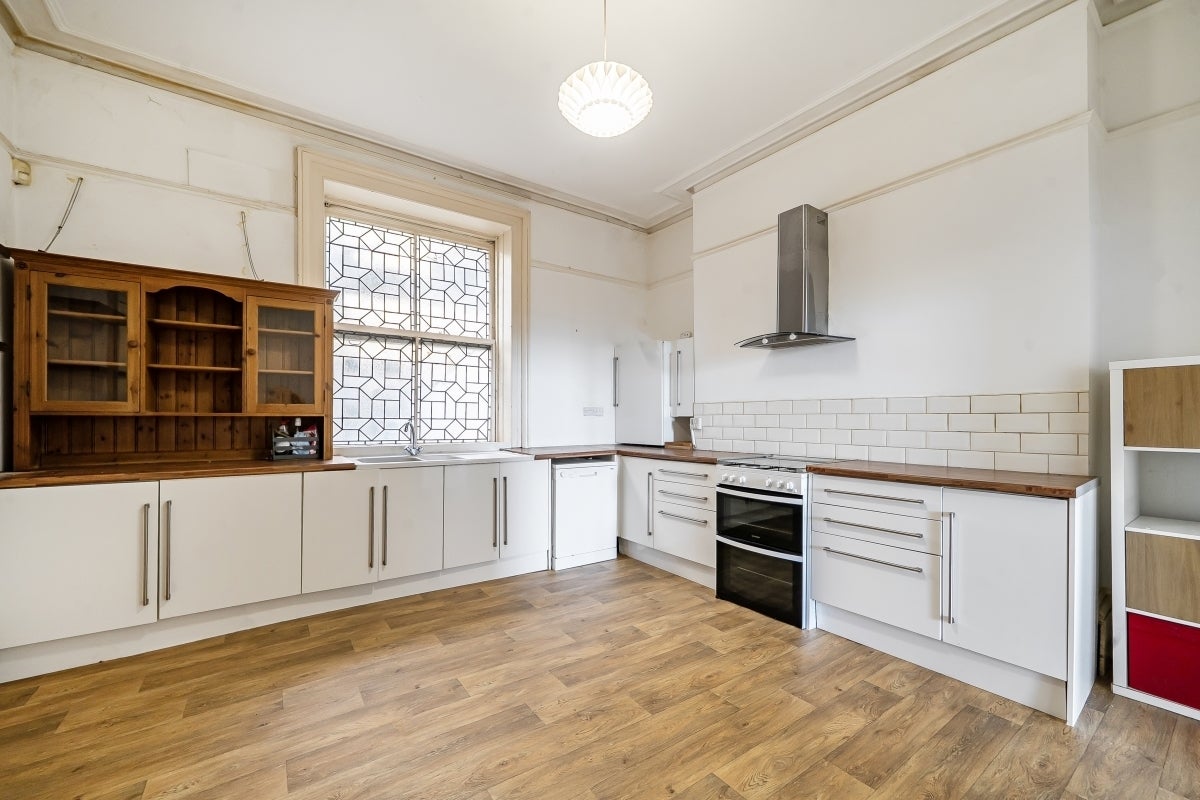 Flat Brunswick Terrace in Hove