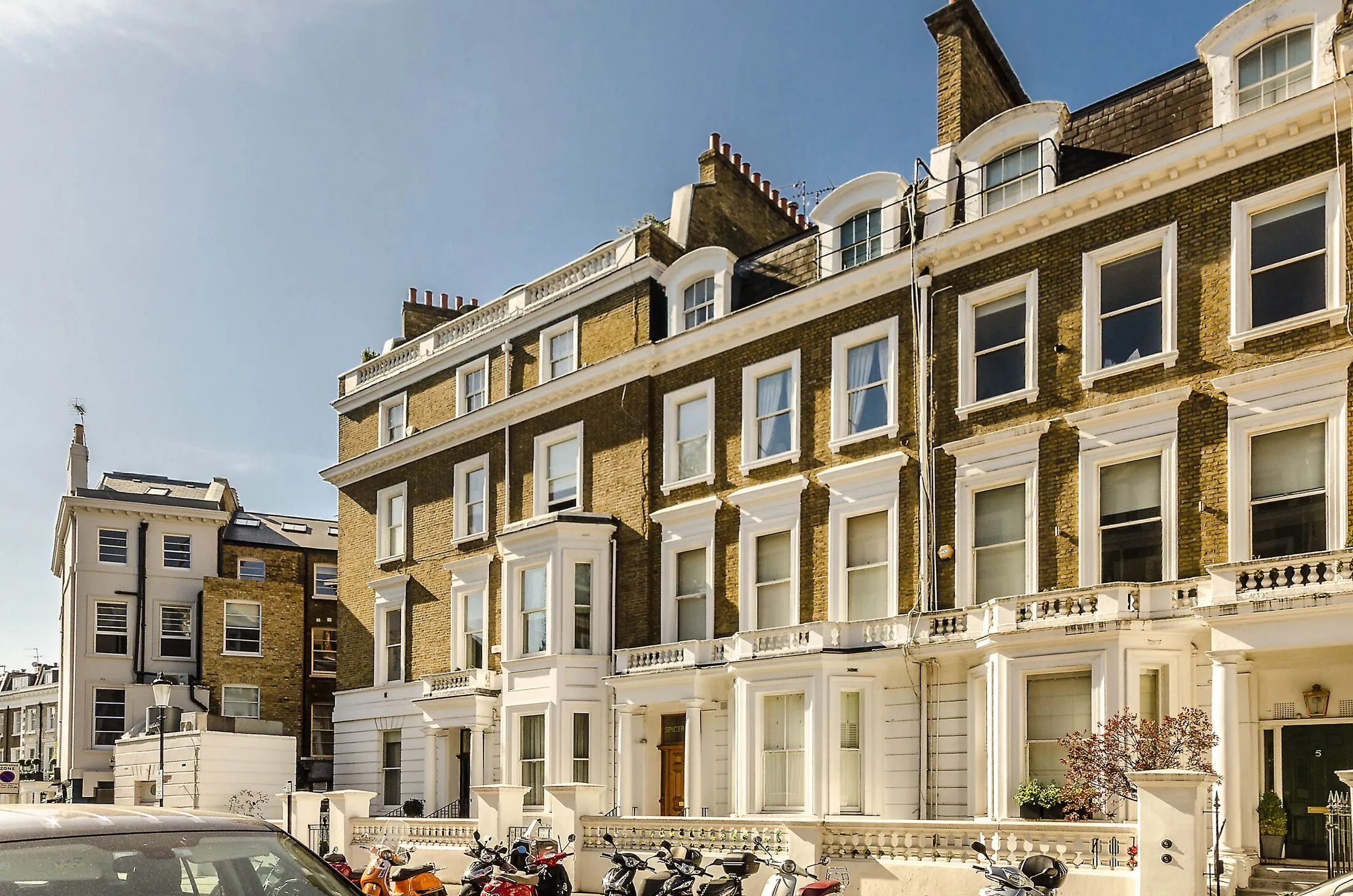 Flat Old Brompton Road in Greater London