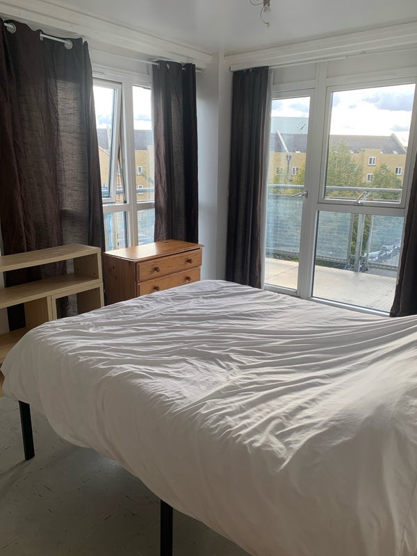 Room Medlar Street in Greater London