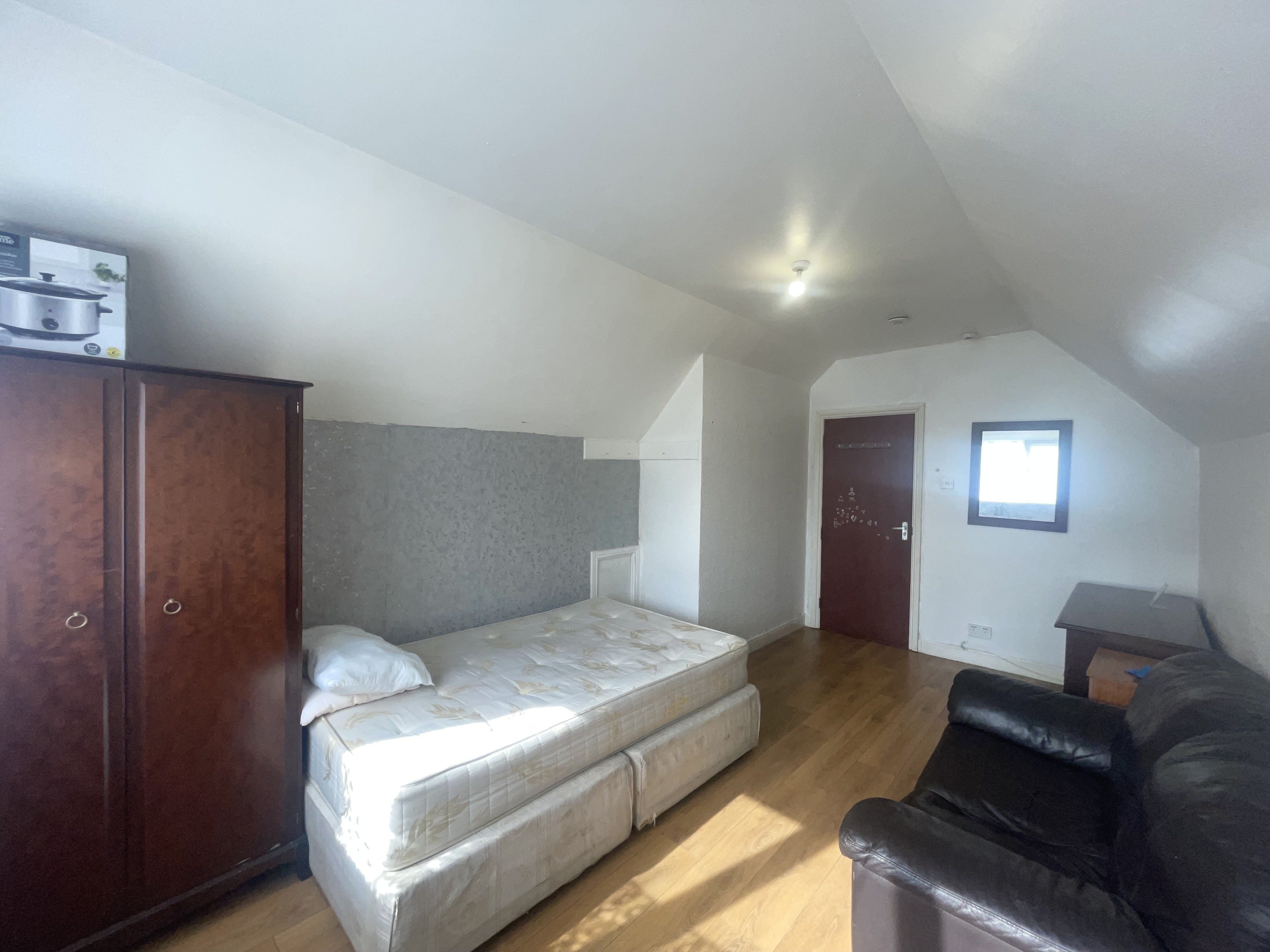 Room Tettenhall Road in Wolverhampton