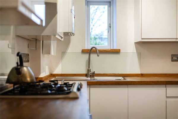 Flat Bellevue Crescent in Bristol