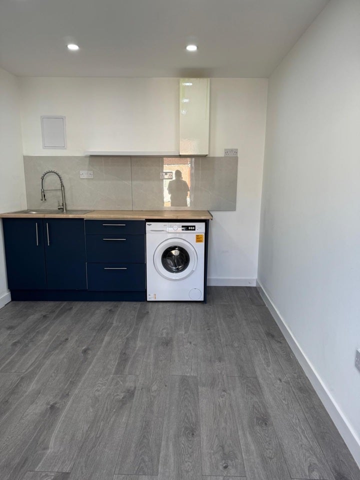 Flat Craven Close in Greater London