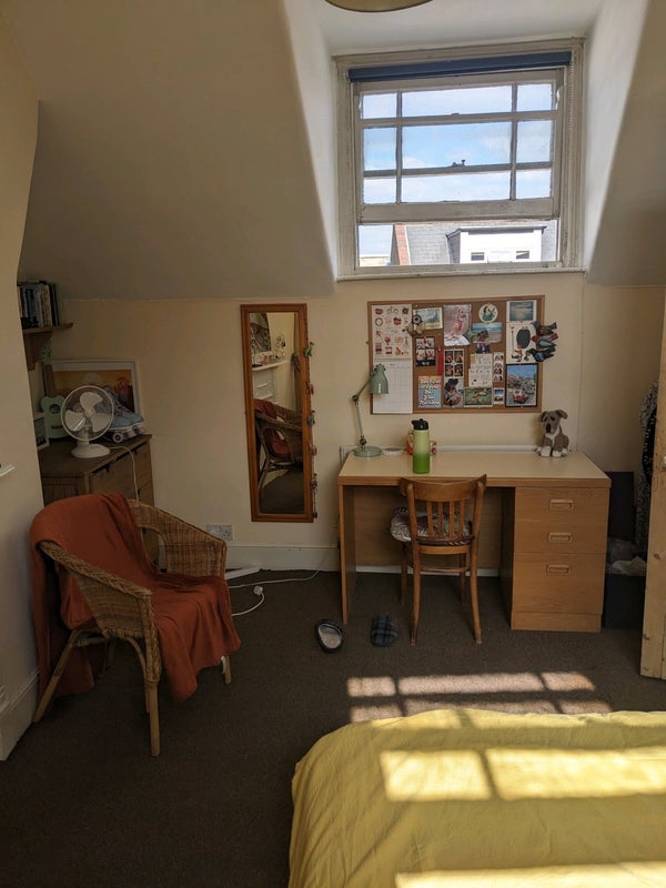 Room Horn Lane in Greater London