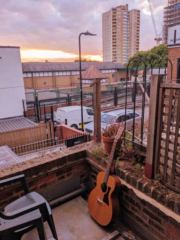 Room Horn Lane in Greater London