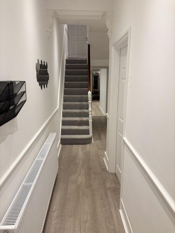 Room Westbury Road in Greater London