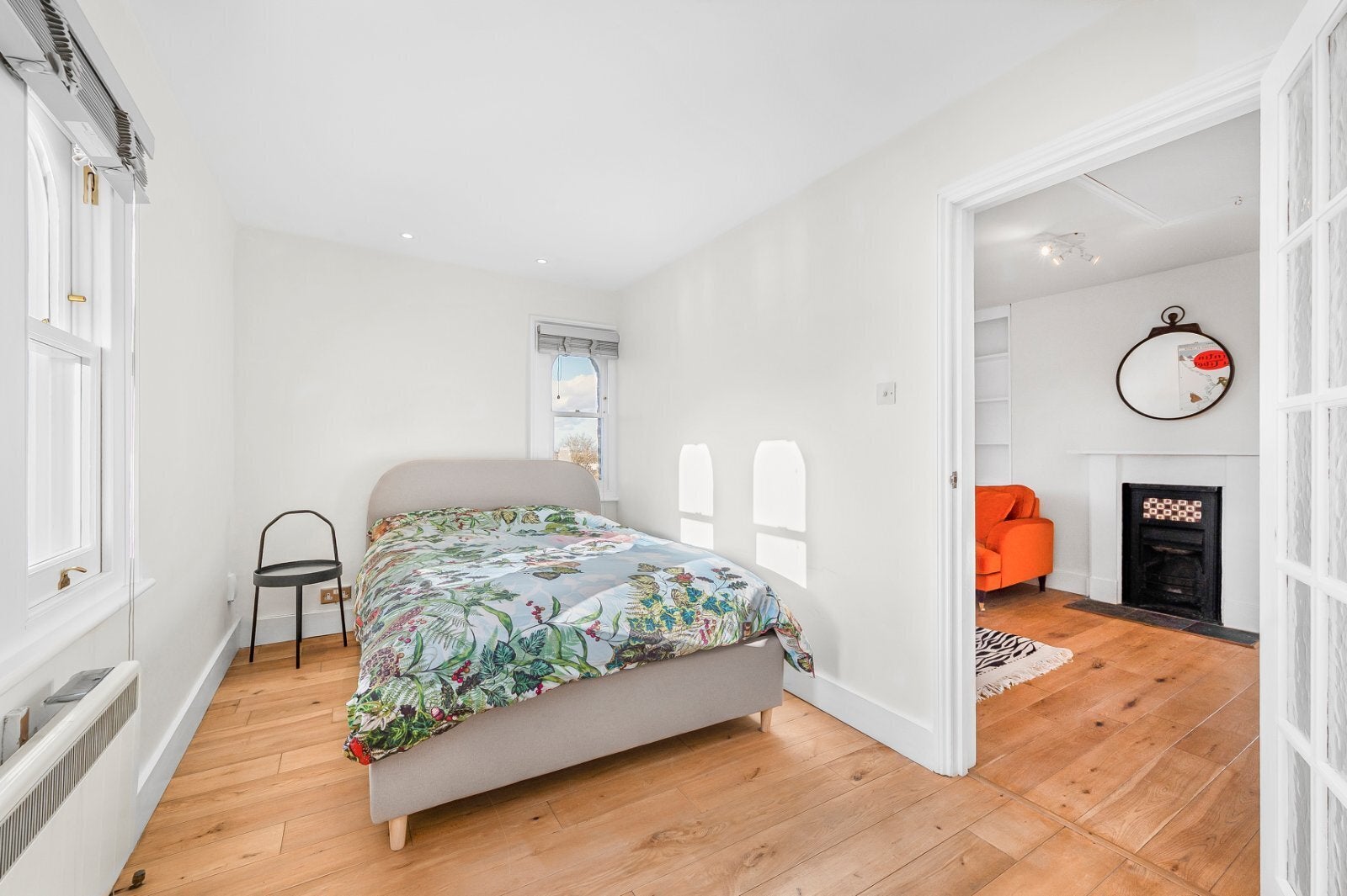 Flat Onslow Road in Greater London