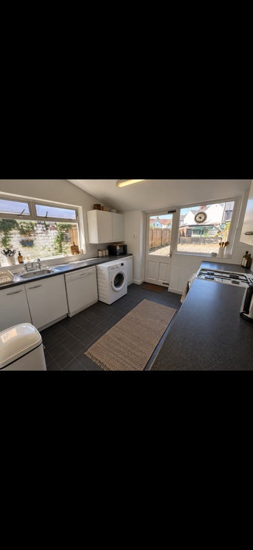 Room Heathfield Road in Cardiff