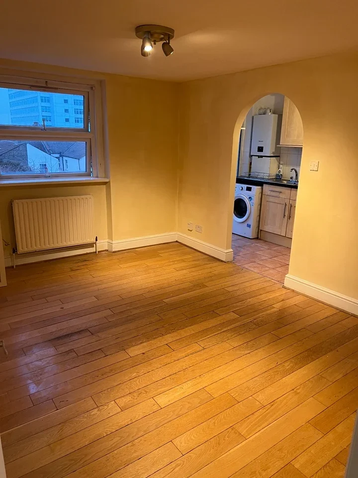 Flat Park Lane in Greater London